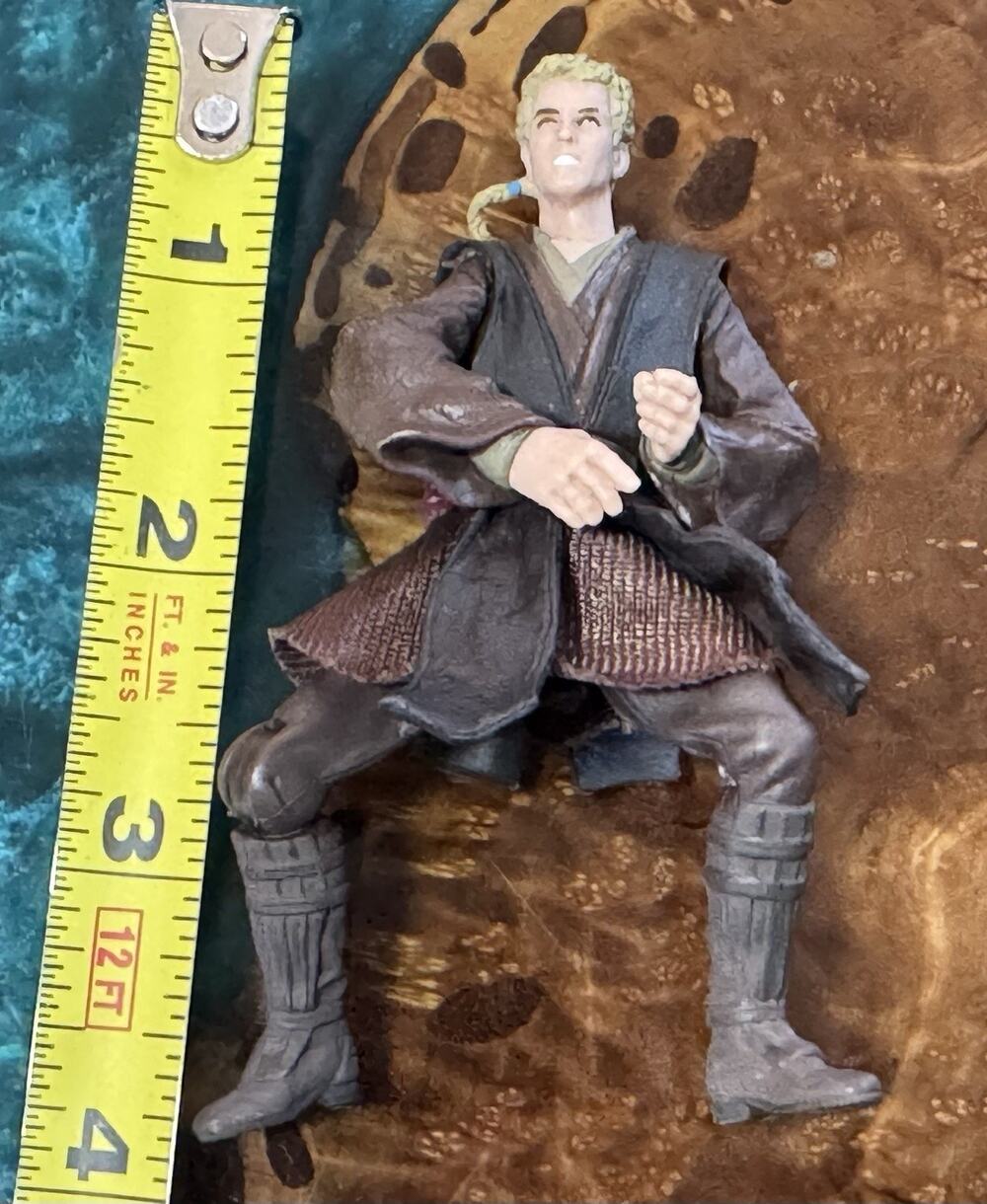 Vintage 2001 Anakin Skywalker with Jedi Kick Action Figure AOTC